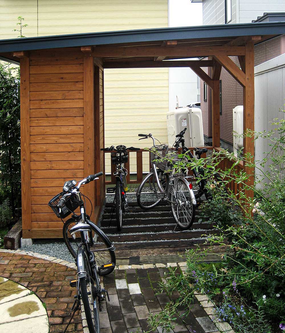オリジナル木製自転車小屋