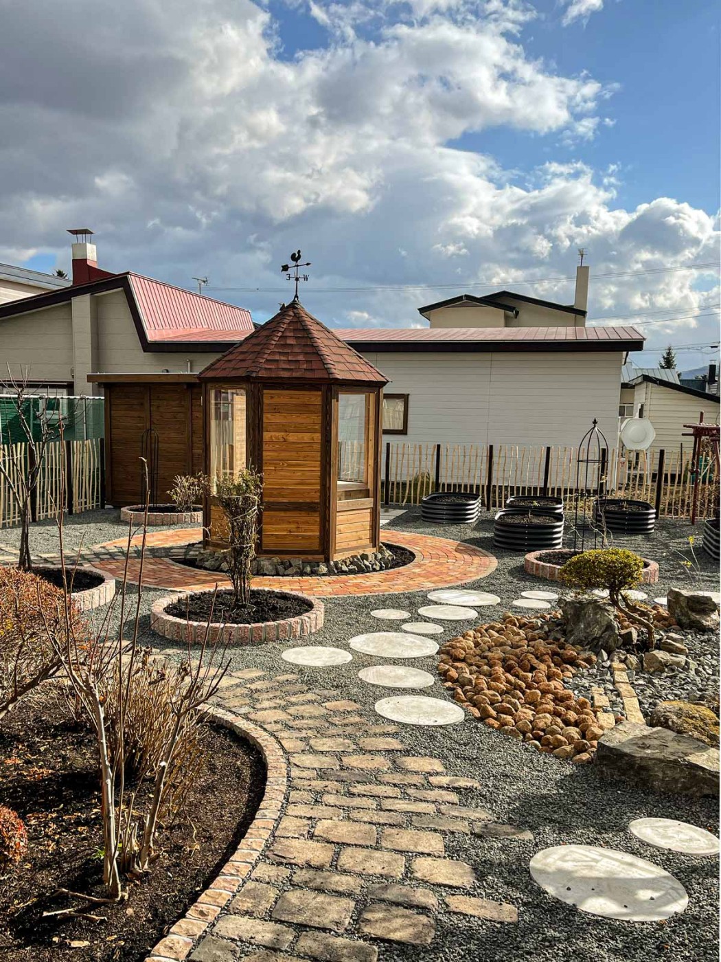 上段から下段方向を望む。