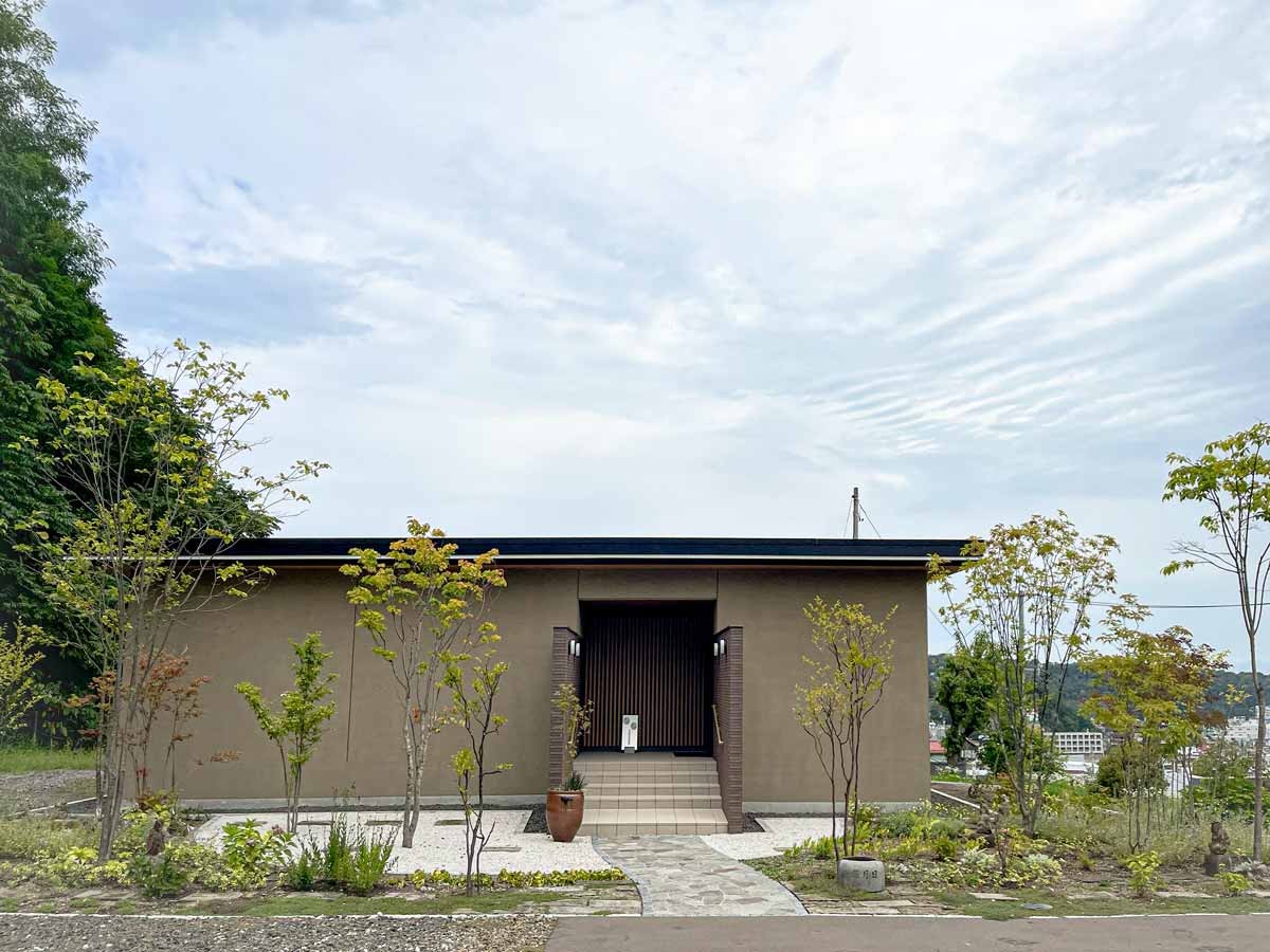 落ち着いた佇まいの永代供養堂